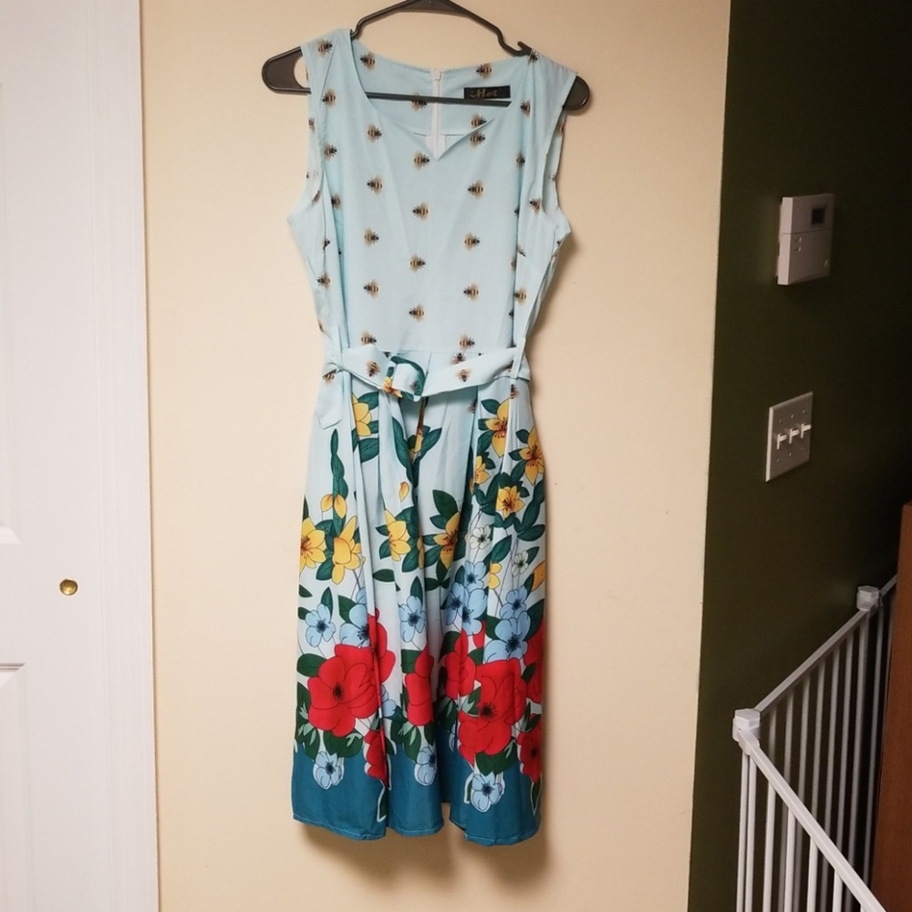 Cute bee and flower dress